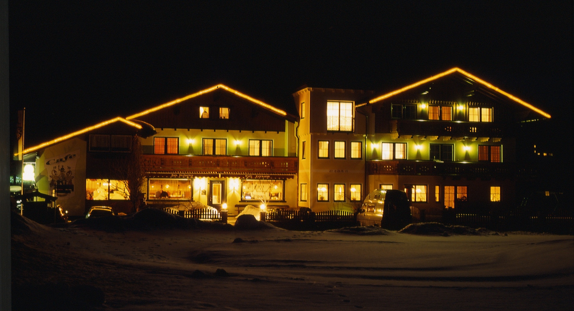 Hotel-Café Hermann bei Nacht, Schladming